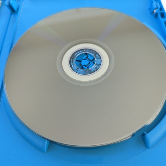 New Super Mario Bros U Video Game With Case And Manual - Picture 3 of 4